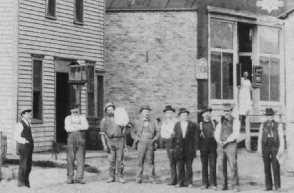 Historical image of Clasen's Tavern patrons