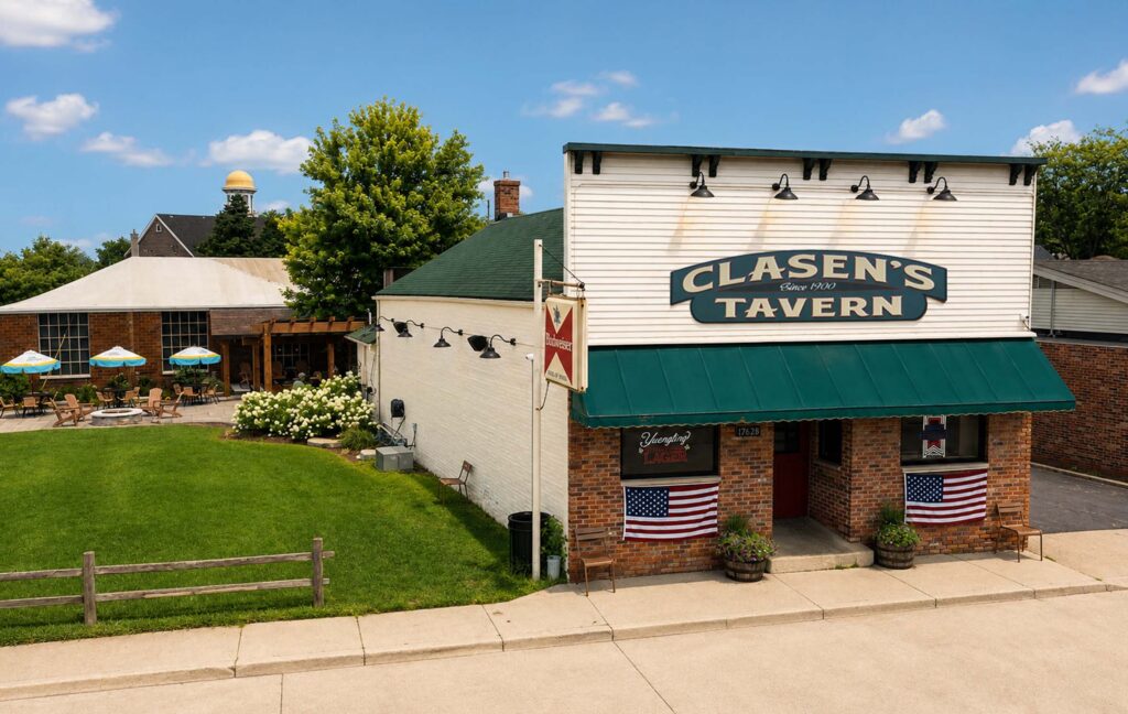 Clasen's Tavern exterior